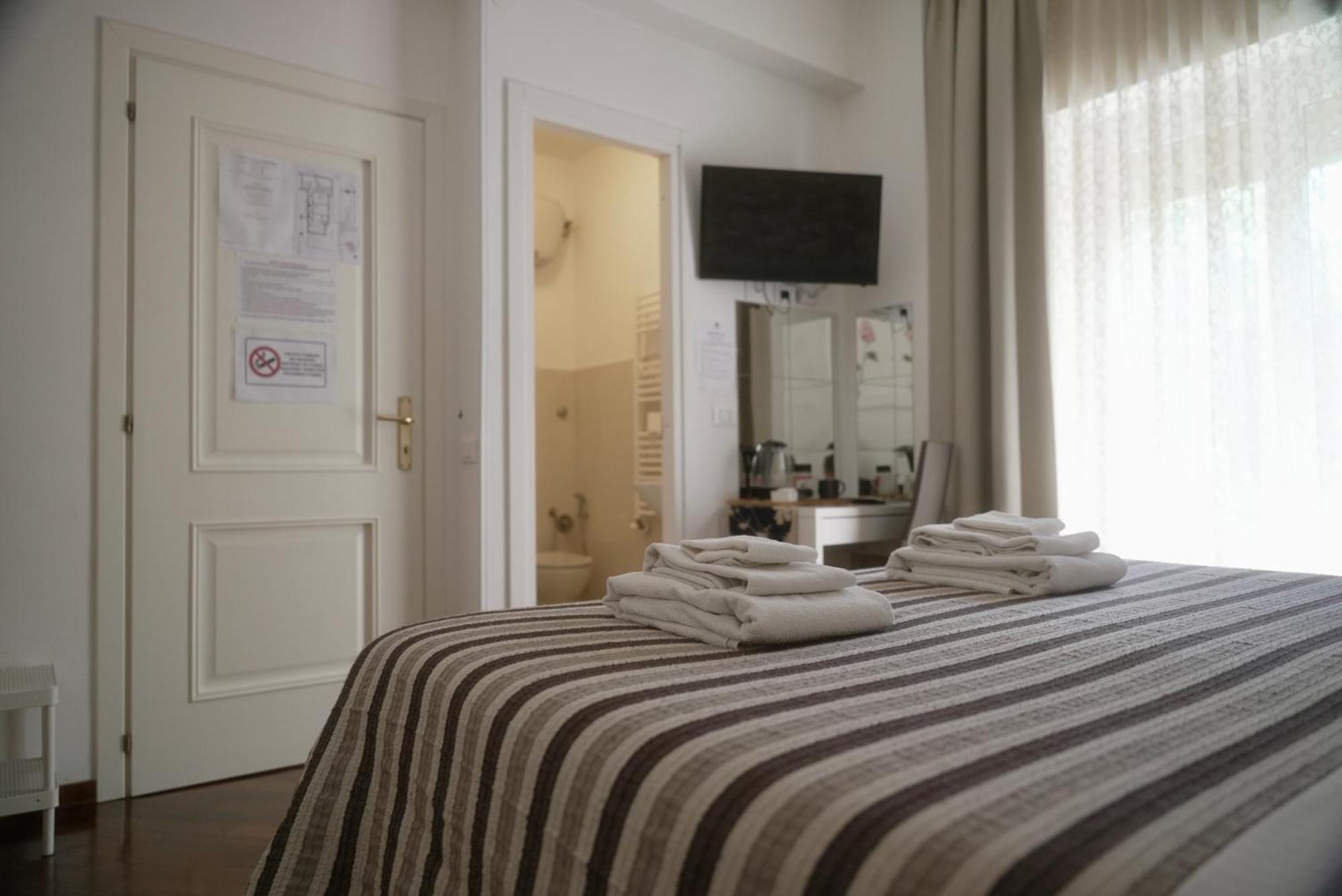 Casa Mia Guesthouse Рим Экстерьер фото